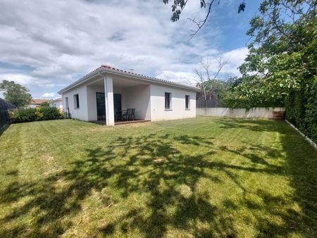 villa contemporaine meublée avec garage et jardin