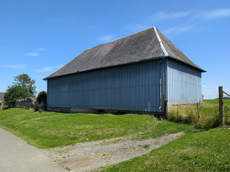 un grange à transformer en habitation.