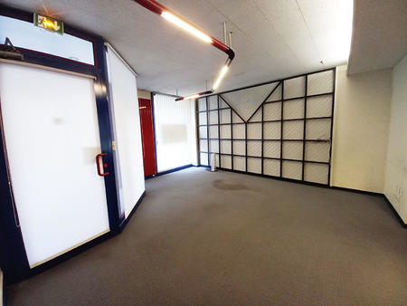 vente bureaux et commerces à fougères (35300) : à vendre / 176m² fougères