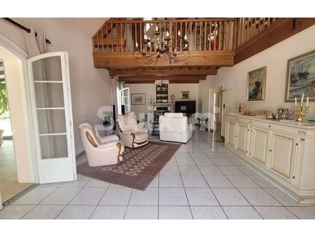 vente maison 8 pièces 267 m² lons-le-saunier (39000)