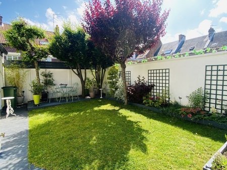 vente maison 9 pièces de 206 m² à amiens (80080)