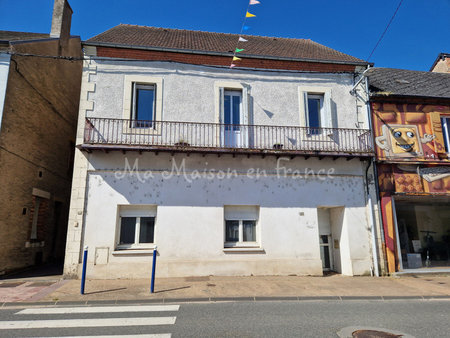 maison avec 2 appartements indépendants  1 cour  1 garage - excl