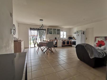 vente maison à saint-jean-de-beugné (85210) : à vendre / 92m² saint-jean-de-beugné