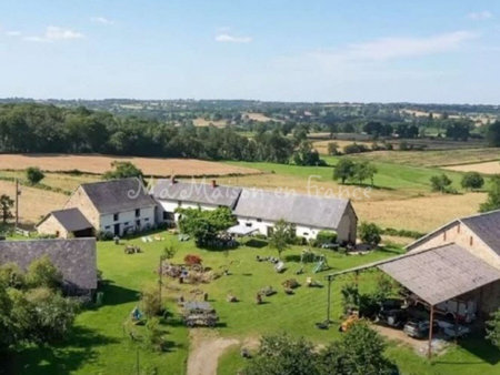 beau domaine sur 7 ha de prairies et forêt