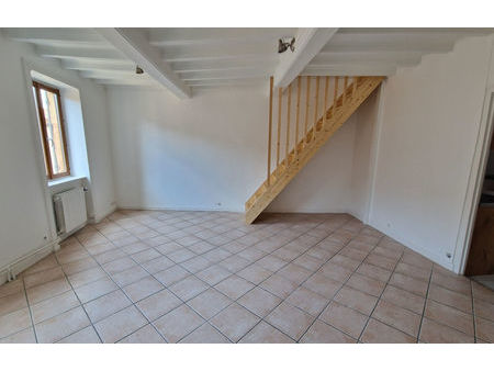 location appartement 4 pièces 98 m² chazay-d'azergues (69380)