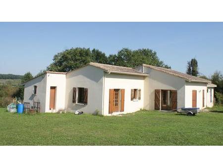 belle maison de 2010 avec 4 chambres sur terrain de 6200m2