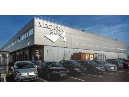 location d'entrepôt de 2 556 m² à bruges - 33520