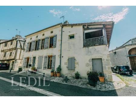 villageoise en pierre avec terrasse et garage