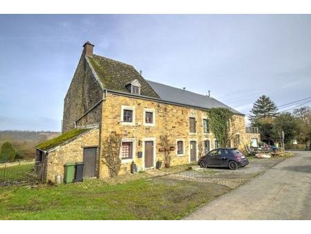 maison en pierres du pays avec 3 logements