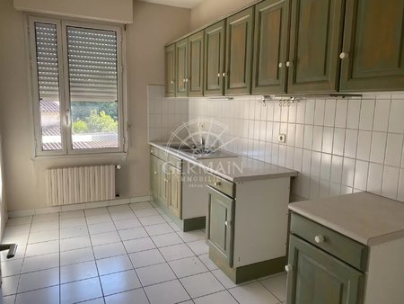 l'isle sur la sorgue  secteur la pampa : grand appartement de type 2