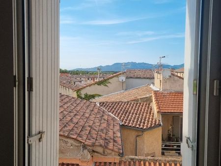 t2 à rénover avec vue sur les dentelles