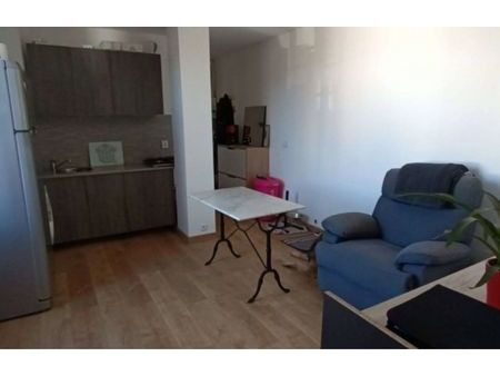 appartement 2 pièces au 1er étage au cœur du centre-ville de méru