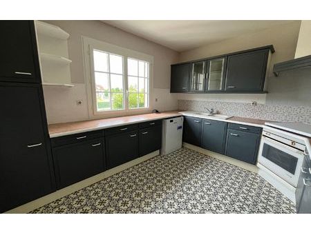 location maison  m² t-4 à avaray  1 000 €