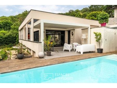 maison d'architecte sur les hauteurs de saint cyr au mont d'or