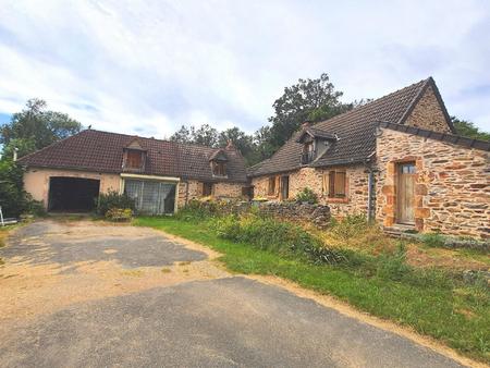 sur 6000m² de terrain  maison de caractère entièrement restaurée.