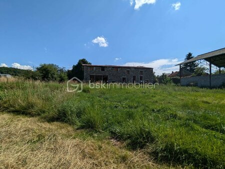 terrain de 26 000 m² à blot-l'eglise