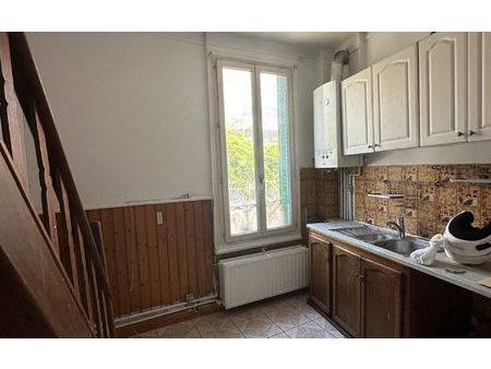 location appartement  m² t-2 à la courneuve  800 €