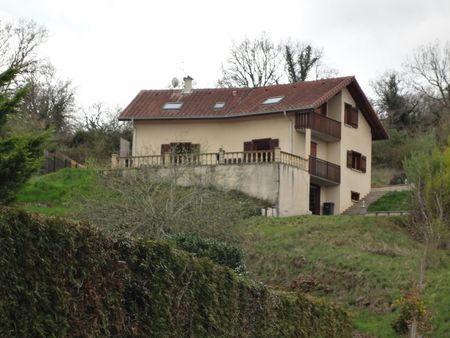 grilly vue imprenable pour cette maison traditionnelle