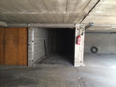 location garage box et parking à nantes rond-point de rennes (44000) : à louer / 14m² nant