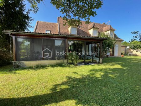 maison de 214 m² à mauzac-et-grand-castang