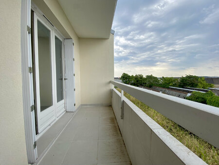 appartement 3 pièces avec balcon en résidence sécurisée