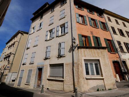 a vendre a digne les bains lot de 15 appartments dont 8 a renover   plein centre ville