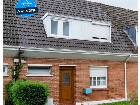 à vendre : maison mitoyenne de 4 pièces à moderniser  94 m² avec jardin et garage