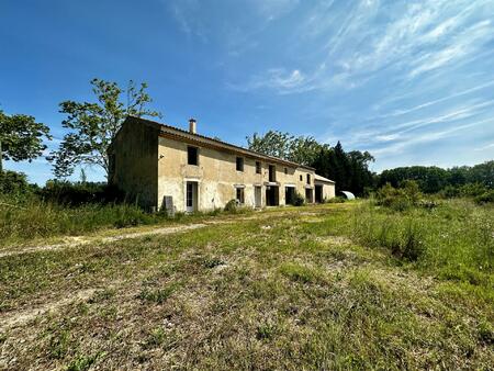 mas authentique 300 m2 avec grand terrain et écurie