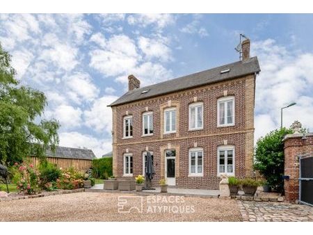 ancien corps de ferme et ses nombreuses dépendances