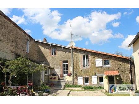 spacieuse maison familiale avec locatifs et atelier