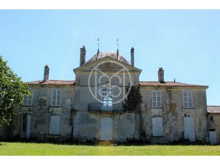 château à saint-jean-d'angély