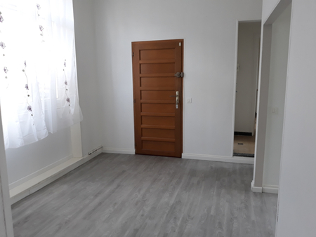 grand appartement situé dans le centre vielle de moret-loing- de 3 pièce(s) 64 m2 (actuell