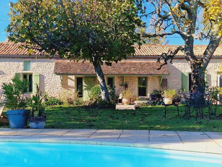 superbe maison en pierre  pleine de caractère avec piscine