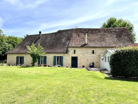 maison périgourdine avec gîte attenant et vue sur la dordogne**