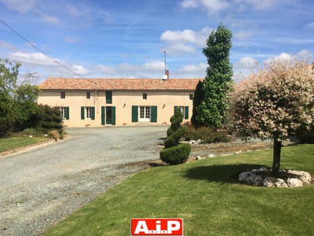 vente maison à pouzauges (85700) : à vendre / 145m² pouzauges