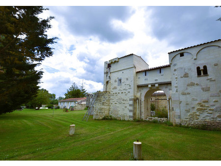 magnifique propriété composé d'un superbe logis  gîtes de plain-pied et dépendances