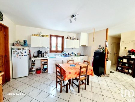 vente pavillon 4 pièces de 81 m² à mazeyrat