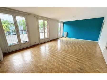 location appartement  m² t-3 à joué-lès-tours  750 €