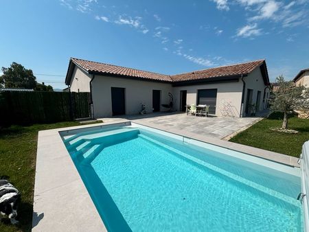 villa 5 pièces 166m2