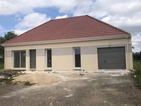 location meublée maison de 84 m² à charbuy