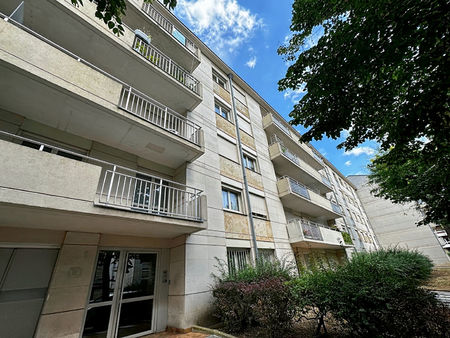 location appartement 3 pièces  82.00m²  poissy