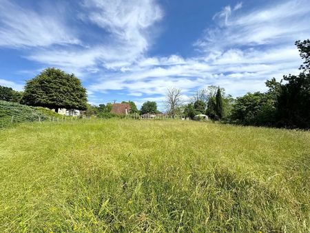 vente terrain 630 m2 à parmilieu