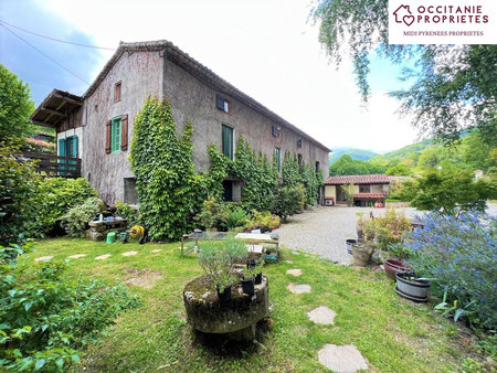 magnifique moulin à eau (maison et 3 gîtes) avec piscine et