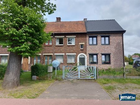 cité woning met 3 slaapkamers en zeer grote tuin