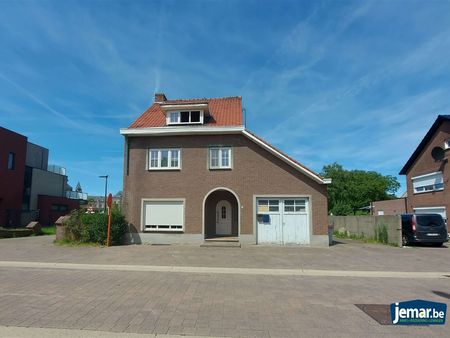 te renoveren  vrijstaande woning met veel potentieel