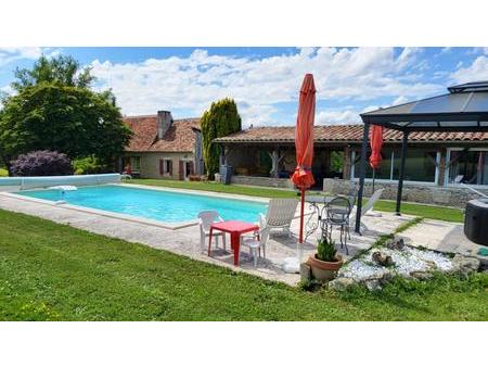 proche bergerac maison pierres style longère rénovée avec gite et piscine