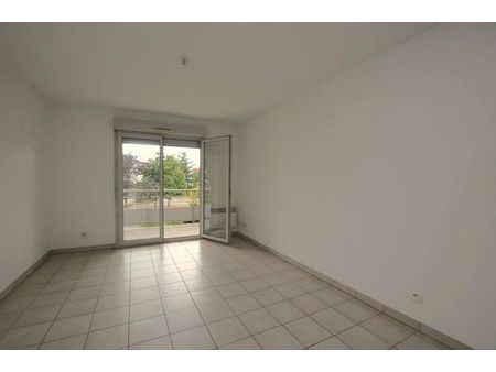 location appartement 2 pièces 39m2 vinay 38470 - 525 € - surface privée