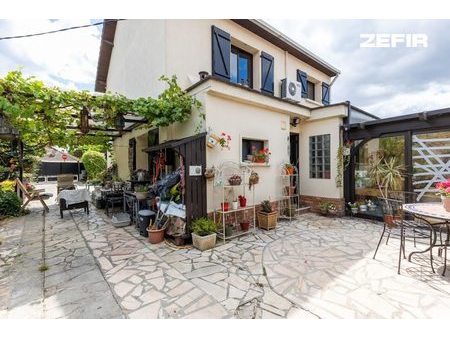 vente maison 8 pièces 148 m²