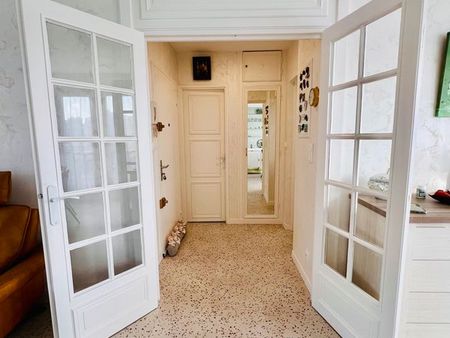 rare  très bel appartement de 4 pièces (78m² + 10m² de loggia) entièrement rénové fin 2022