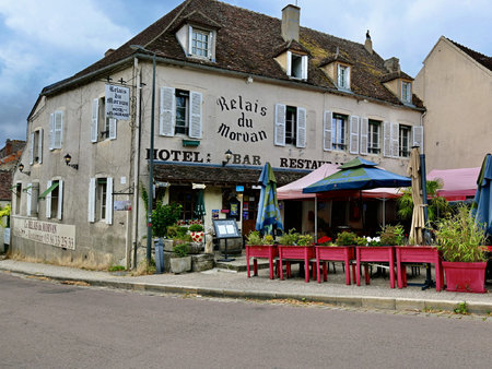 vézelay fdc hotel restaurant bar